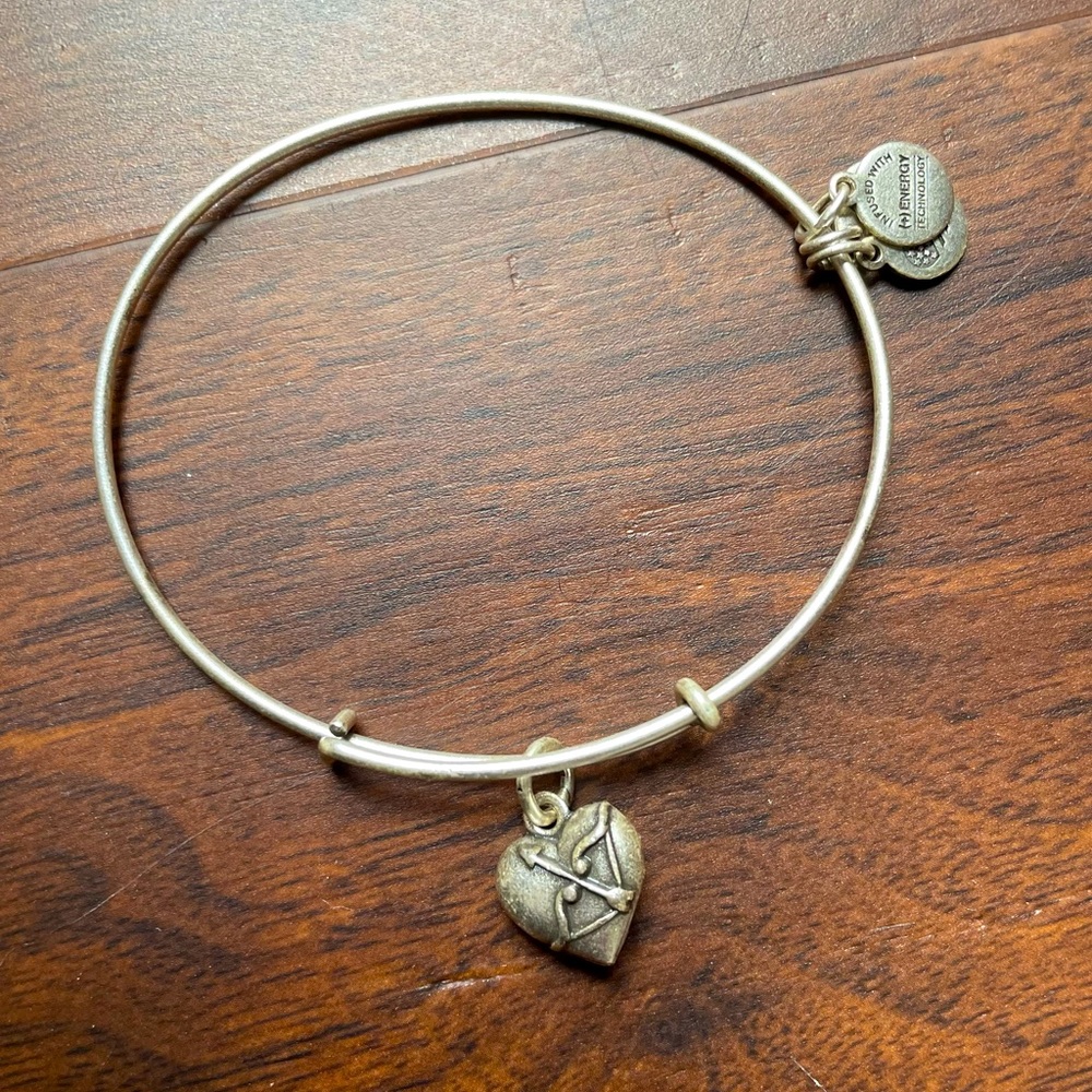 🔴Alex & Ani Bow & Arrow Heart Bracelet